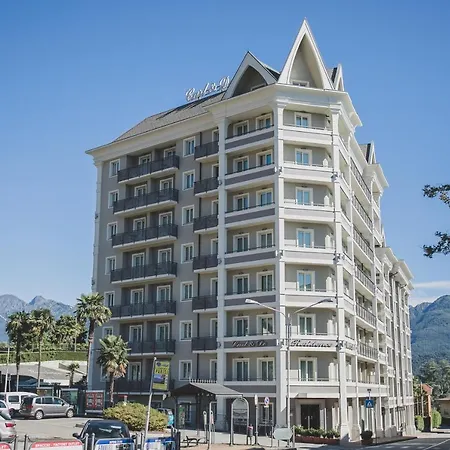 Ξενοδοχείο με διαμερίσματα Carl&do Μπαβένο