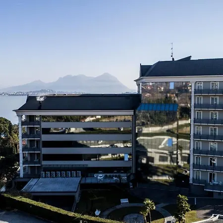 Carl&do 4* Μπαβένο