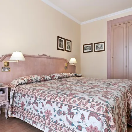 Carl&do 4* Μπαβένο