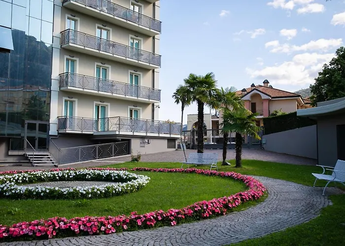 Carl&do Aparthotel 4*