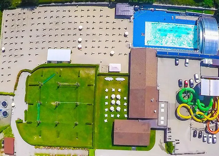 Carl&do Aparthotel 4*